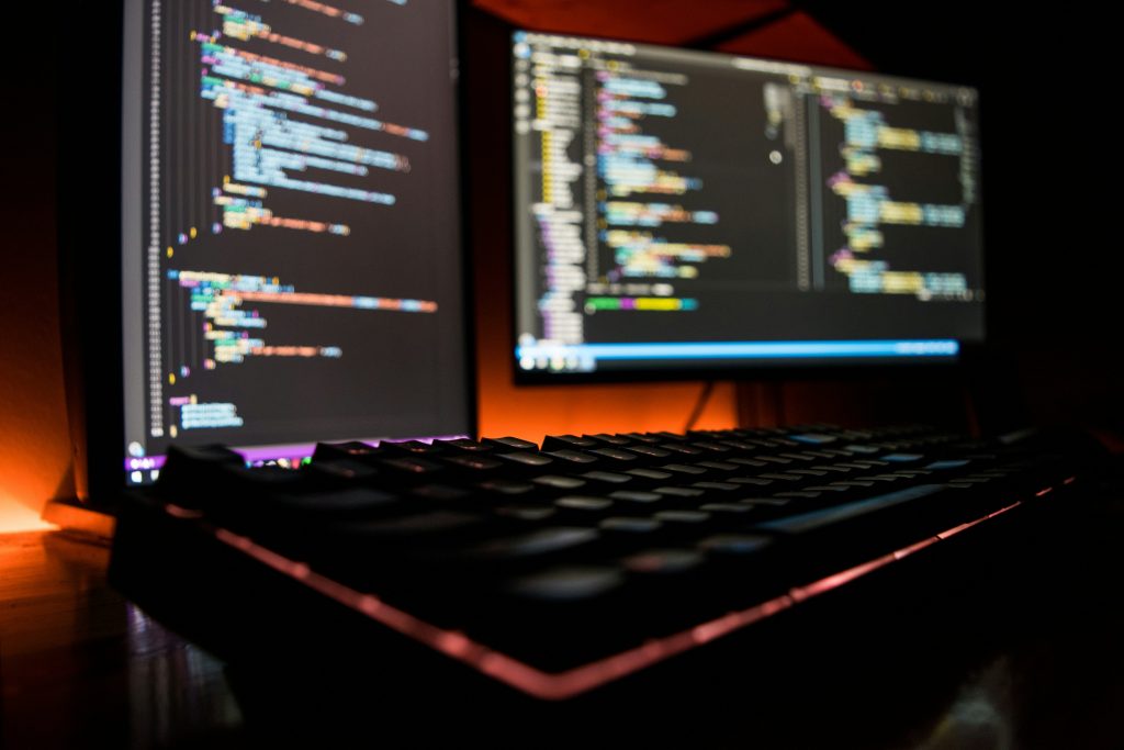 Difference between a website and a web application explained visually